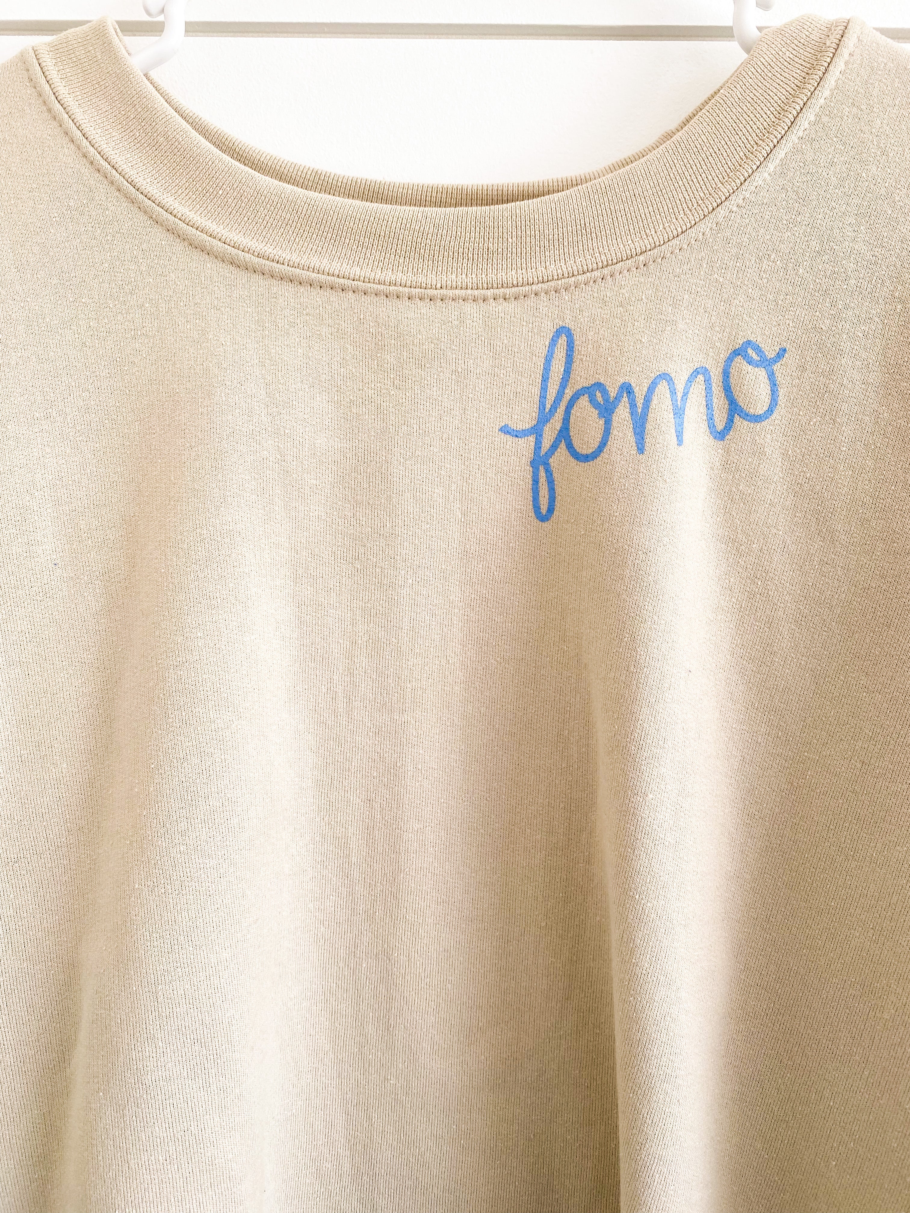home by nine crewneck (sand)